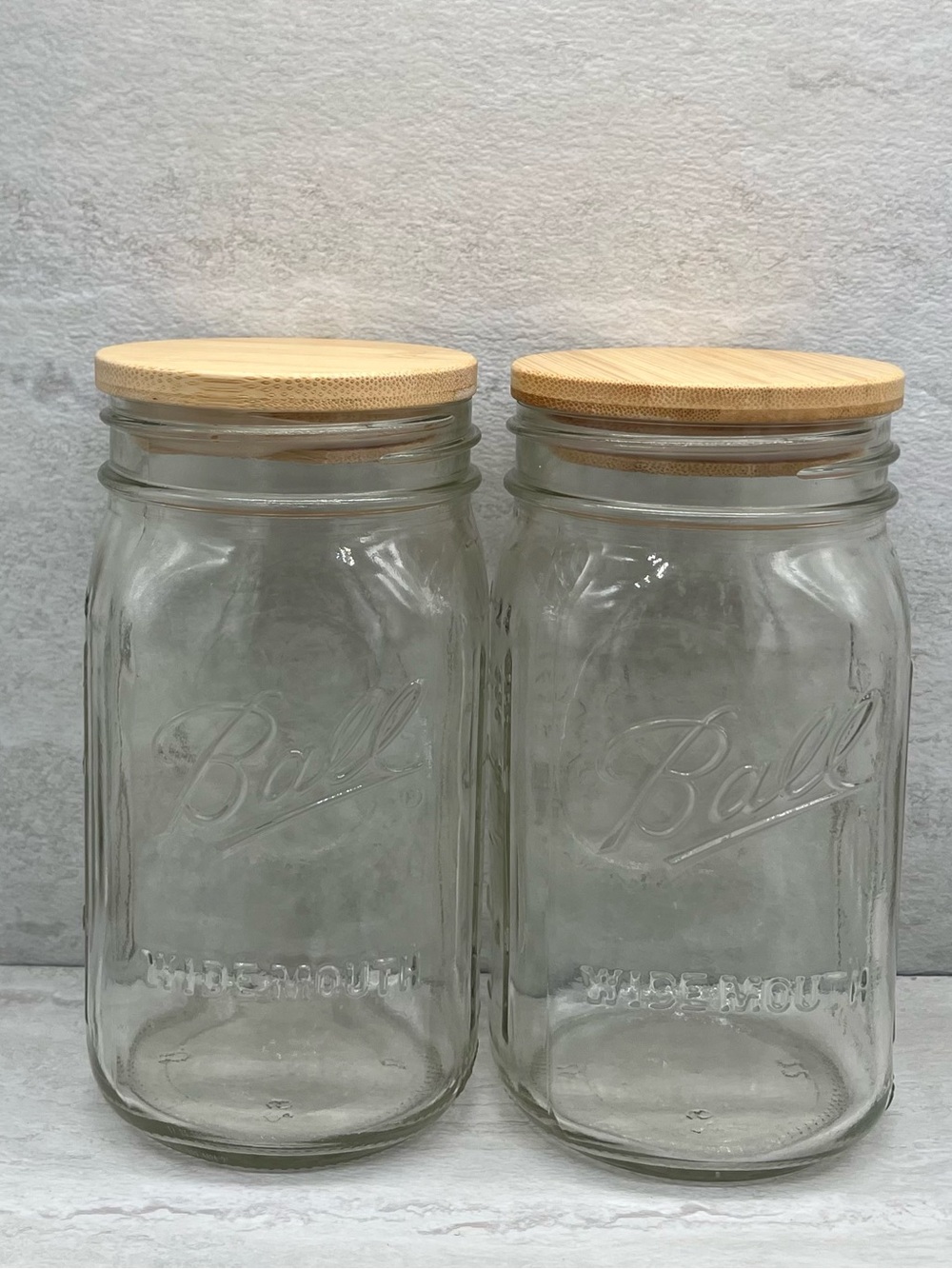🪅 Two Ball 32 oz Glass Mason Jars with Wooden Lids